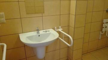 Фото номера Двухместный номер с 2 отдельными кроватями - Подходит для гостей с ограниченными физическими возможностями Гостевой дом Artix г. Zbąszynek 5